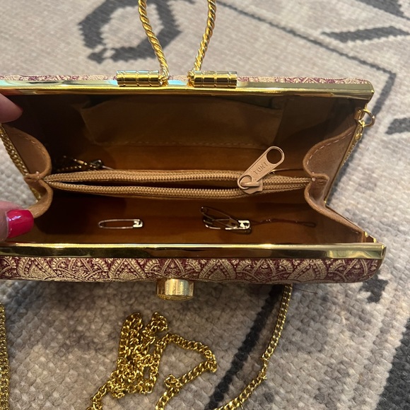 Clutches. Selling 3 clutches (Indian silk). - Picture 2 of 9